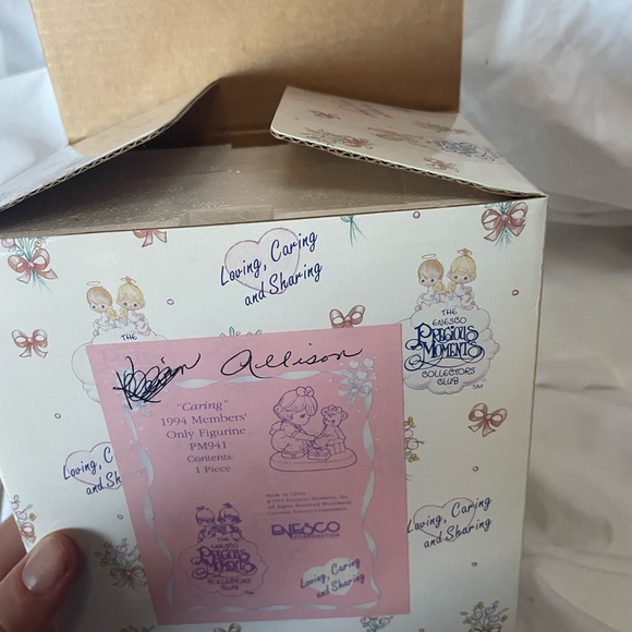 Precious Moments 1994 Members - Picture 2 of 4